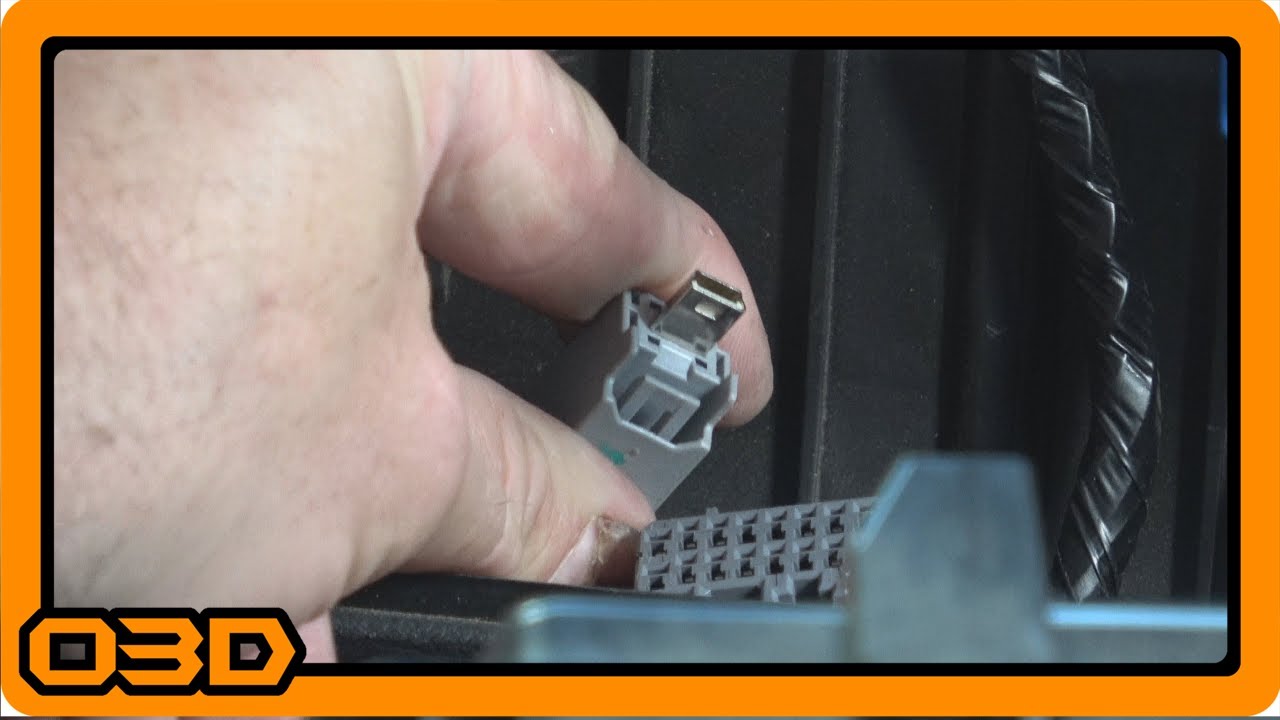 Install 03 - Factory Console USB with Aftermarket Stereo - Seicane Android and 2015 Jeep Wrangler JK